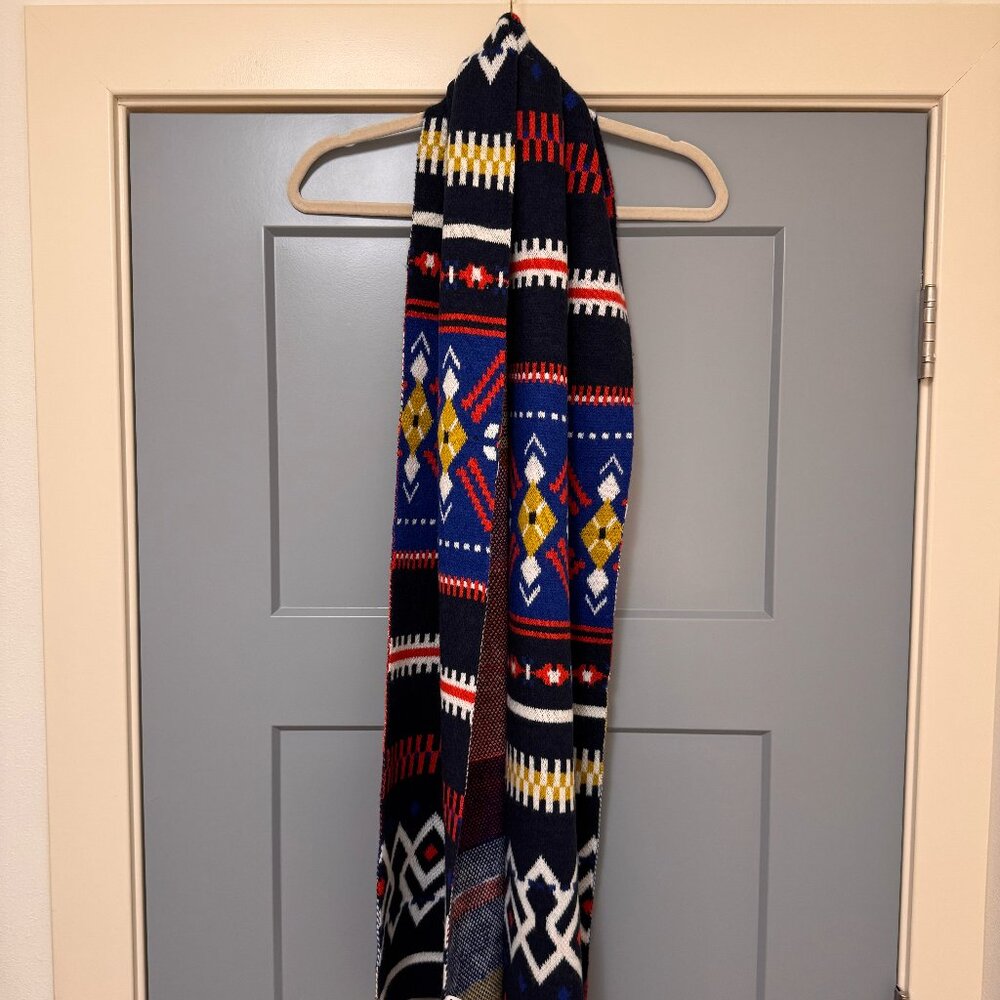 Colorful Patterned Fall/Winter Scarf - Picture 7 of 7